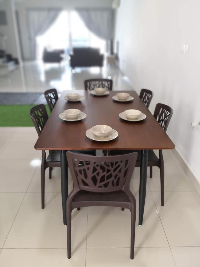 Sparkling Clean Homestay @ Kota Kemuning - Rimbayu Teluk Panglima Garang Exterior photo